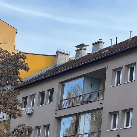 Sararose Apartament *
